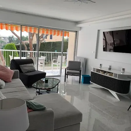 La Pinede - 3 Bedrooms アパート ヴァロリス