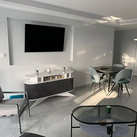 La Pinede - 3 Bedrooms アパート